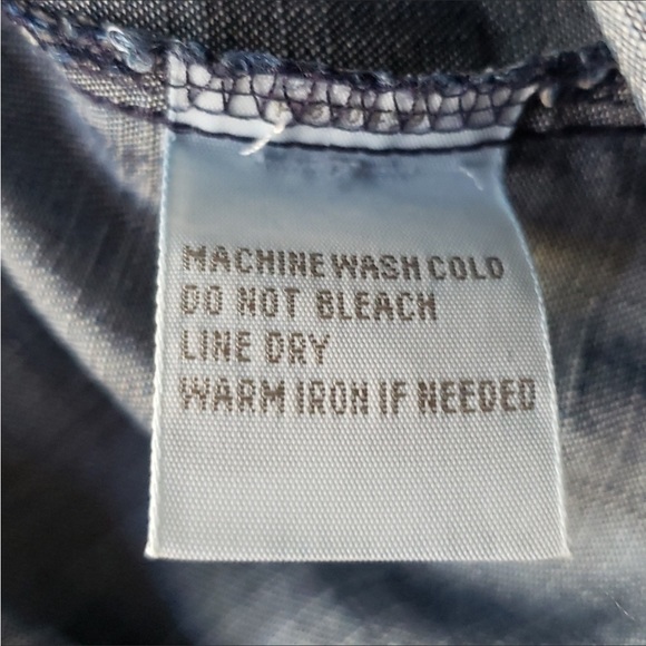 Foxcroft Nordstrom long sleeve button down boyfriend "denim" top Size 4 - Picture 10 of 13